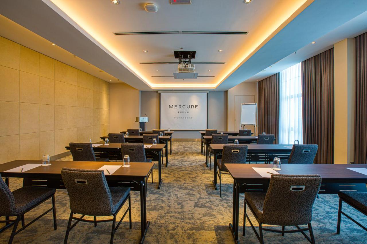 Mercure Living פוטראג'איה מראה חיצוני תמונה Meeting room at Mercure Singapore